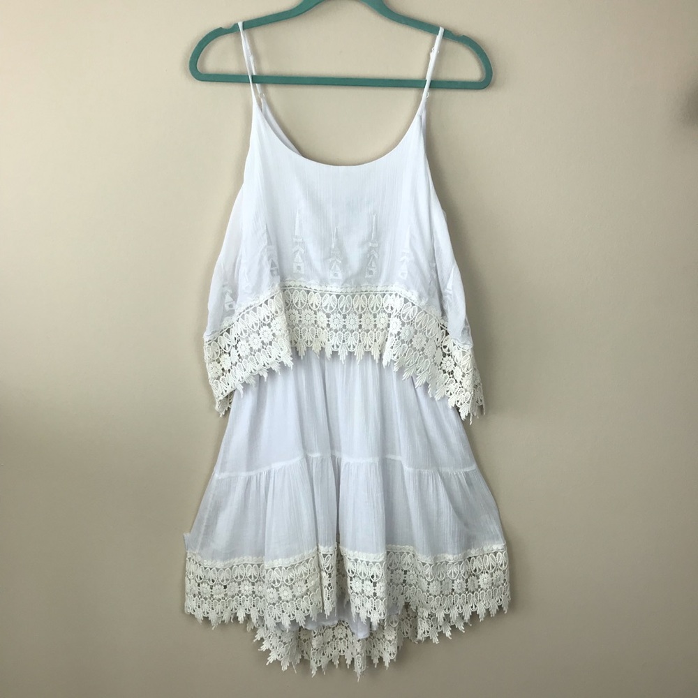⚡️3/$15⚡️ Sugar Lips White Lace High Low Dress